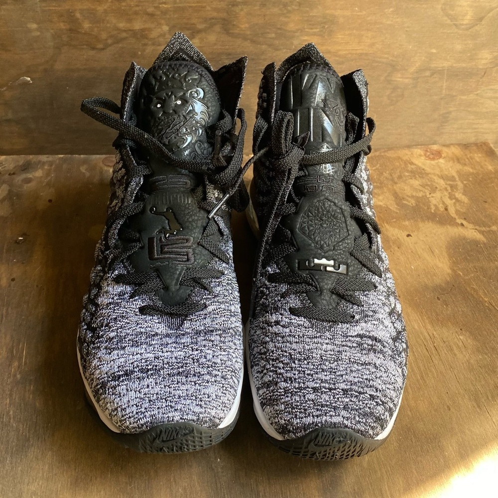 Lebron 17 - Picture 3 of 8